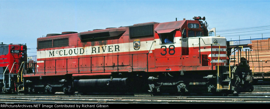 MR 38 Locomotive (SD38)